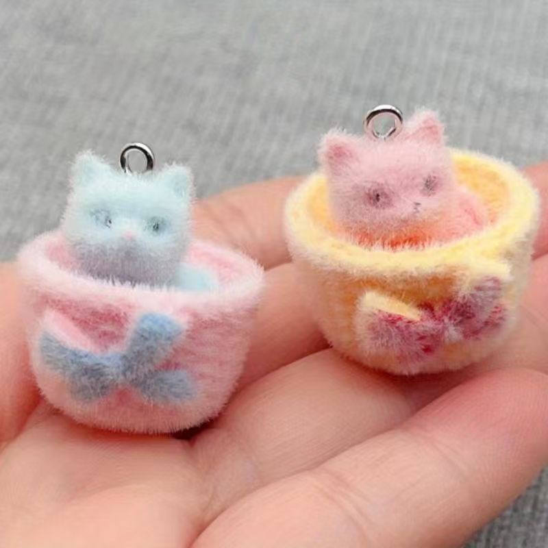 Resin Craft Projects - Pendentif chat en résine pelucheuse 3D,